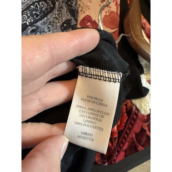 Coldwater Creek  2X Plus Semi Sheer Top Y2K Graphics Sequin Dark Floral - Picture 9 of 10